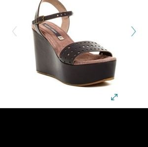 Alberto Fermani

Sarsina Wedge Sandals